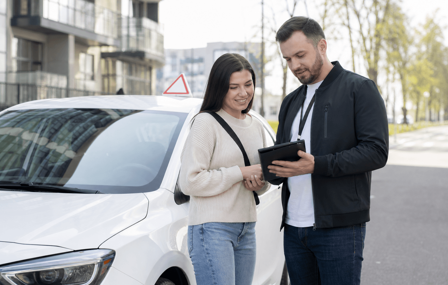 Практичне заняття автошколи Лідер з інструктором
