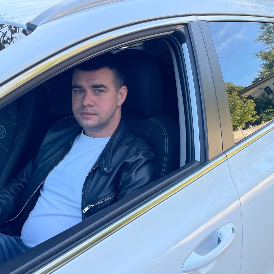Інструктор Артем Юрійович